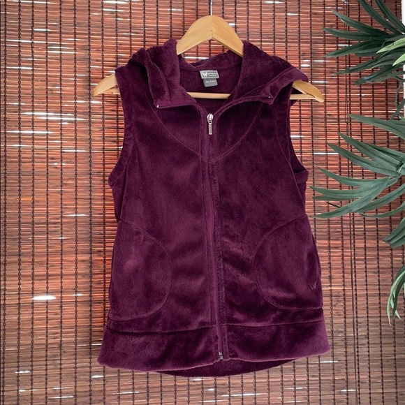 ❄️Fuzzy Purple Hooded Zip Up Vest - Picture 1 of 5